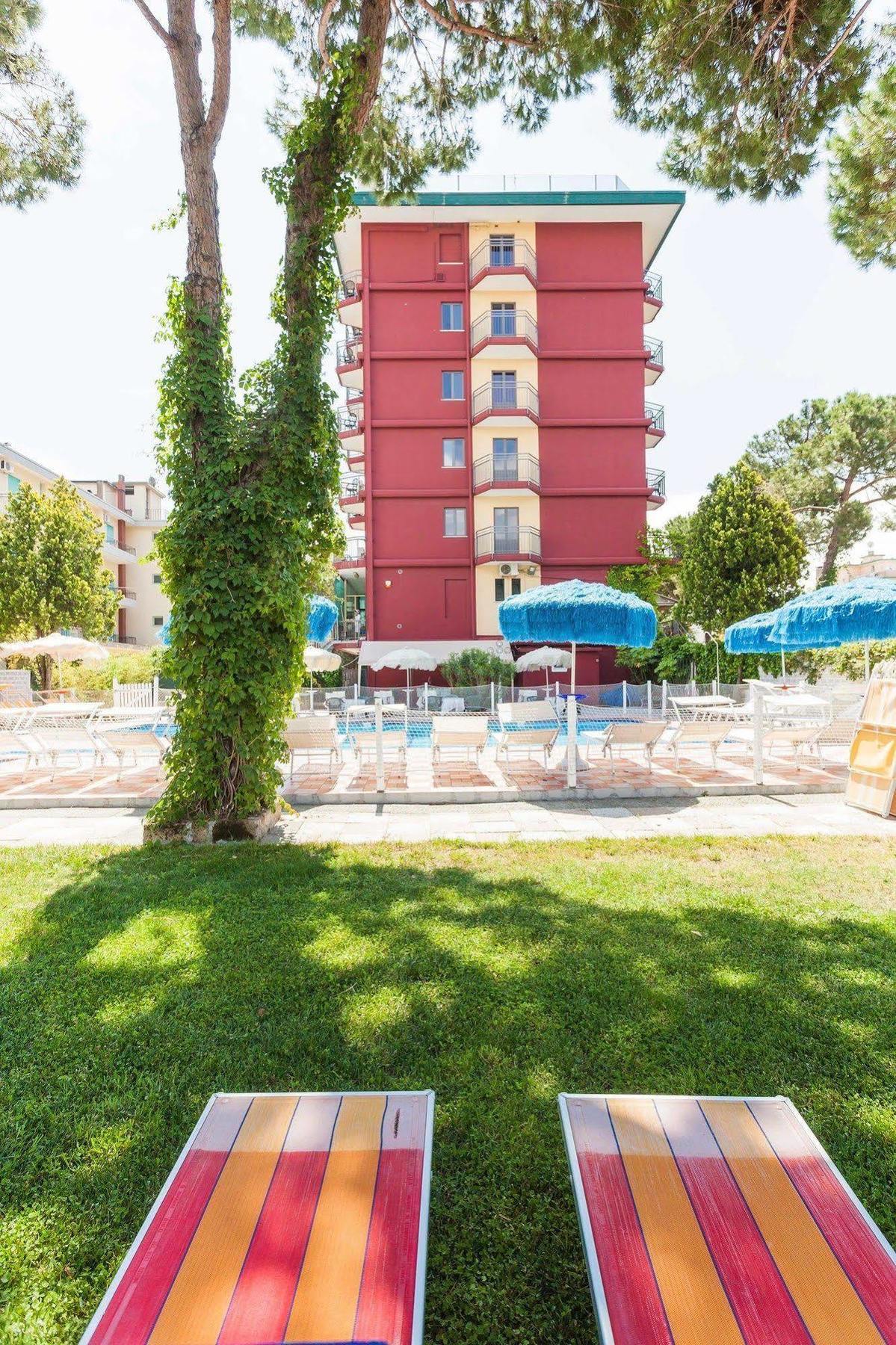 Hotel Frank Лидо-ди-Езоло Экстерьер фото
